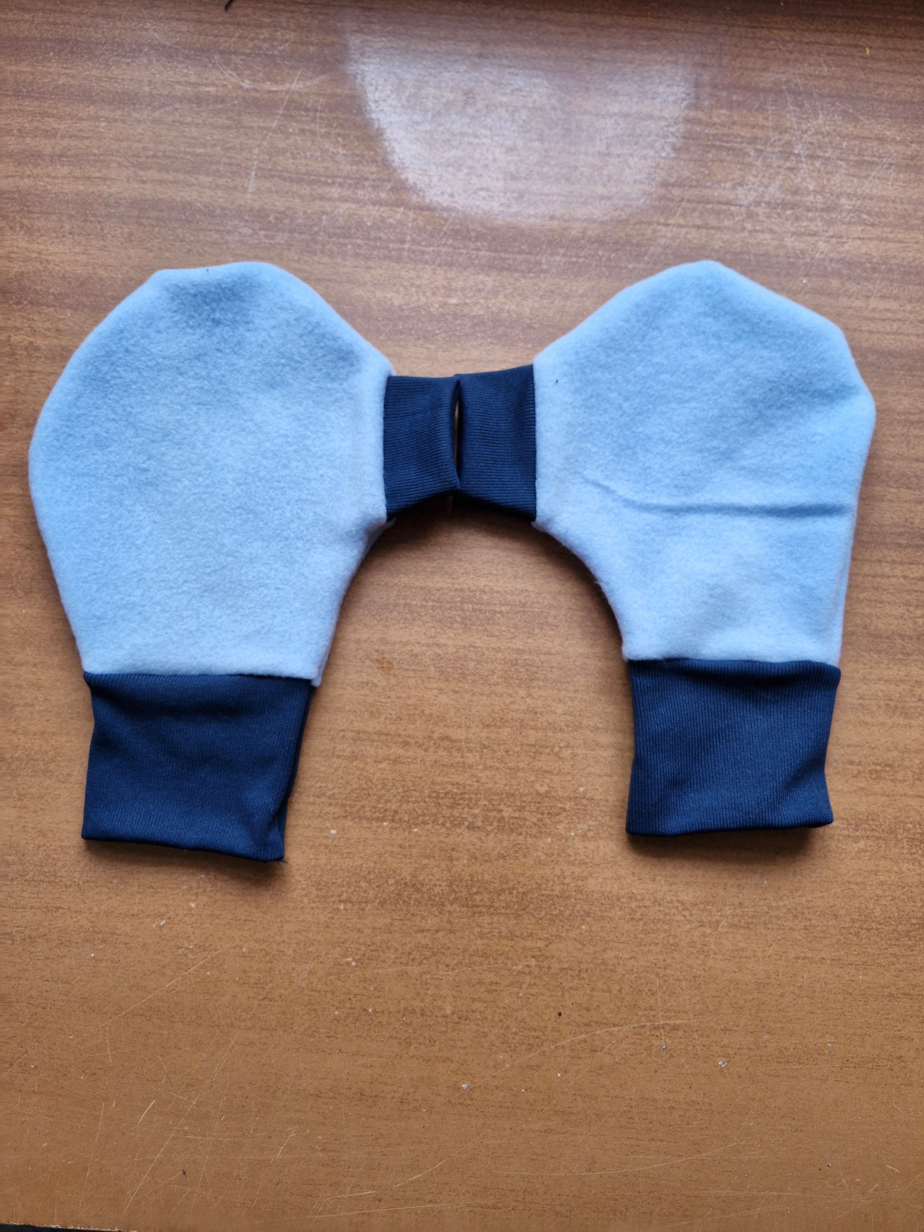 Clearance Sculling Pogies Sky/Navy